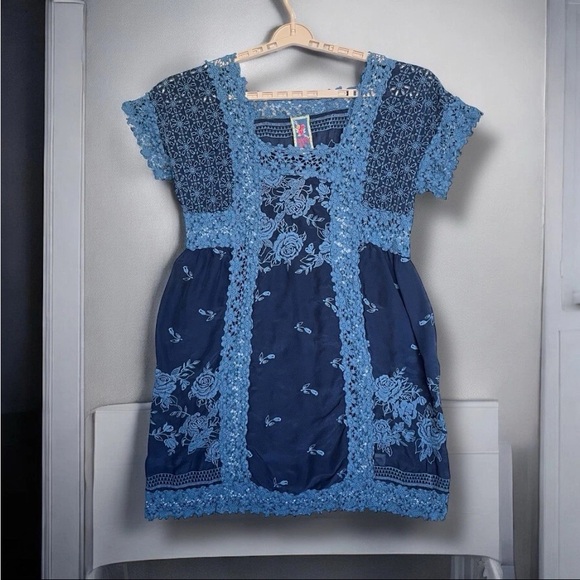 Johnny Was Dresses & Skirts - Johnny Was Dress XL Blue Lace Crochet Embroidered Boho Floral Tunic Cottagecore
